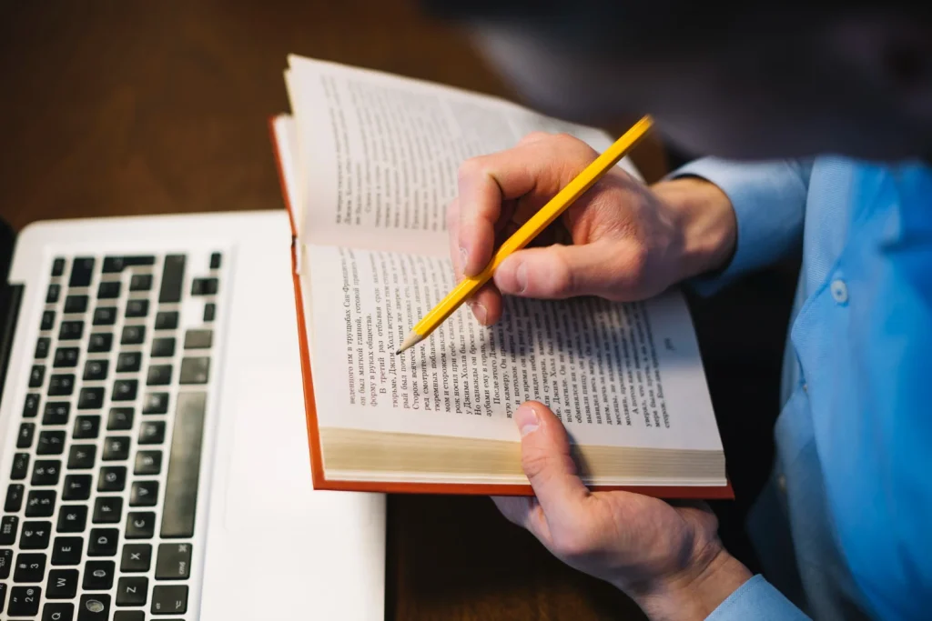 Top 10 Reasons to Hire a Book Writing Company in 2025